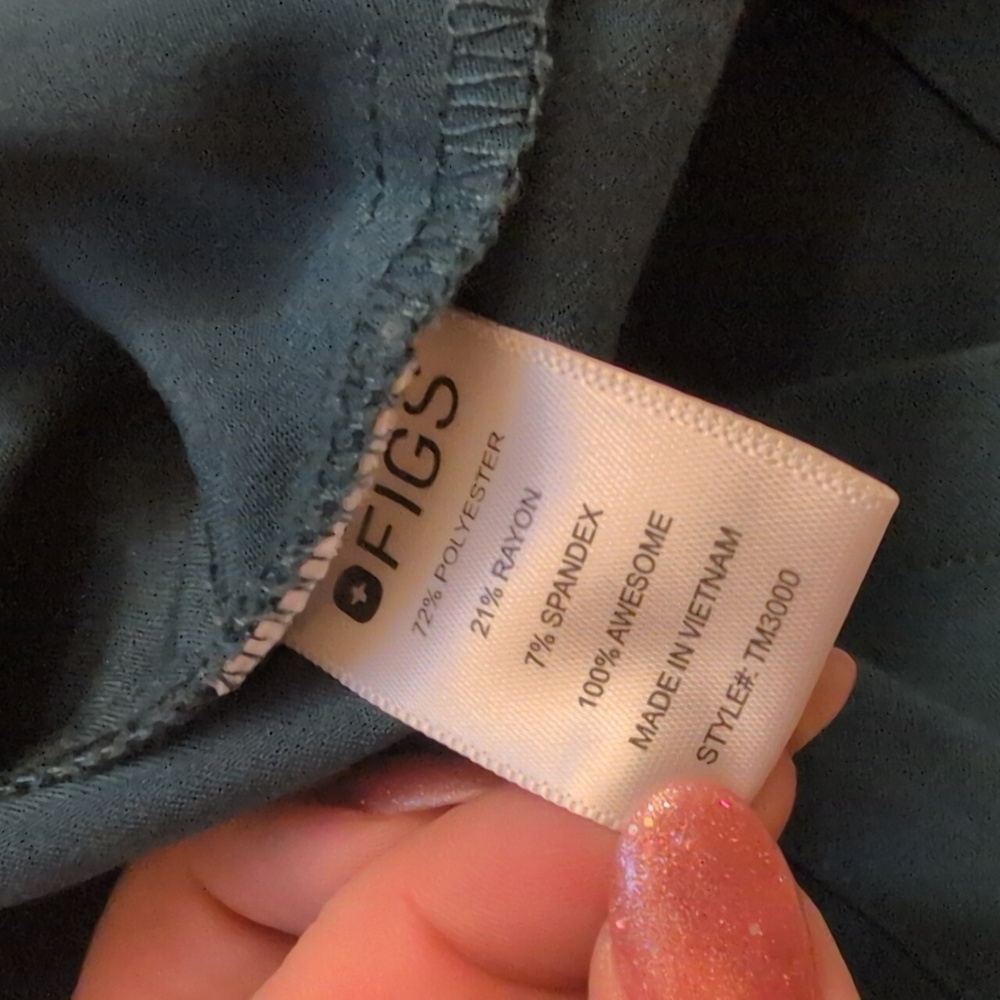 FIGS Technical Collection Chisec Three-Pocket Scrub Top Caribbean Blue XL - Picture 6 of 11